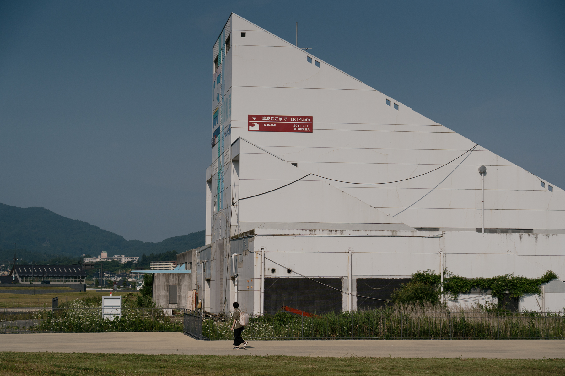 <span style="color: rgb(0, 0, 0);">The previous roadside station, preserved at the Takatamatsubara Memorial Park. The sign on the building shows that water reached 14.5 meters (nearly 48 feet) high.</span>